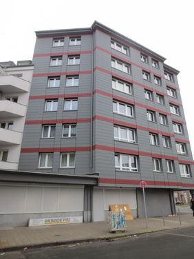Nach Sanierung: Ansicht von der Mindener Straße aus, Fenster mit Dreifachverglasung und Schallschutz, Foto: Christina Seiler
