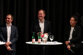 Turnierdirektor Philipp Lahm, Oberbürgermeister Dr. Stephan Keller und Botschafterin Célia Šašić sprachen im Maxhaus über den Stand der Vorbereitungen zur UEFA EURO 2024 und die Bedeutung des Volunteer-Programms.