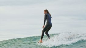 Surf-Szene aus dem Film "Surf on, Europe!" ©VeyVey Films