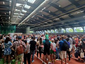 Großer Andrang in der Leichtathletikhalle: 43 Sportvereine stellten im Arena-Sportpark rund 50 Sportarten vor; Fotos: Sportamt 
