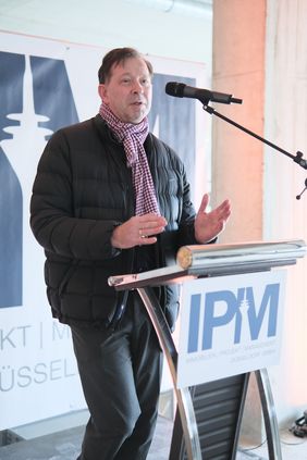 Stadtdirektor Burkhard Hintzsche sprach bei den Feierlichkeiten ein Grußwort.