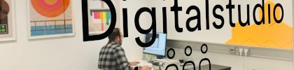 Foto mit Blick in das Digitalstudio der Zentralbibliothek