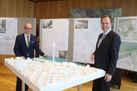 Oberbürgermeister Dr. Stephan Keller (r.) war zum Antrittsbesuch bei Landtagspräsident André Kuper; Fotos: Landtag NRW/Schälte