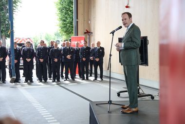 Oberbürgermeister Dr. Stephan Keller würdigte in seiner Begrüßung die enorme Bedeutung des ehrenamtlichen Engagements der Freiwilligen Feuerwehrleute. Foto: Melanie Zanin