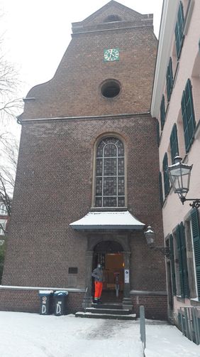 Seit Dienstag, 2. Februar, können sich Obdachlose täglich in der Berger Kirche in der Altstadt aufwärmen; Foto: KK evdus 