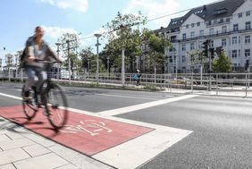 Immer mehr Menschen steigen in Düsseldorf auf das Fahrrad. Das belegt eine Befragung zur Mobilität der Technischen Universität Dresden. Archivfoto: Melanie Zanin