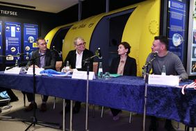 Aquazoo-Direktor Jochen Reiter, Frank Schrader, Geschäftsführer Düsseldorf Marketing, und Beigeordnete Miriam Koch (v.l.) stellten zusammen mit Falk Velten vom Amt für Kommunikation die Marktforschungsanalyse vor. Foto: Young