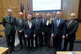 Podiumsdiskussion im Rathaus zum Thema "Frankreich und Deutschland – Partner in Europa im Wahljahr 2017"; Foto: Gstettenbauer