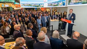 OB Dr. Keller bei seiner Präsentation auf der Expo Real im Jahr 2025. Foto: LHD/Robert Gongoll