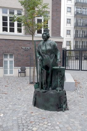 Der "Mutter-Ey-Platz" am Andreas-Quartier. (c) Uwe Schaffmeister