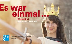 Titel-Motiv zum Flyer der Märchenwochen 2020: Mädchen mit Krone und Schwert