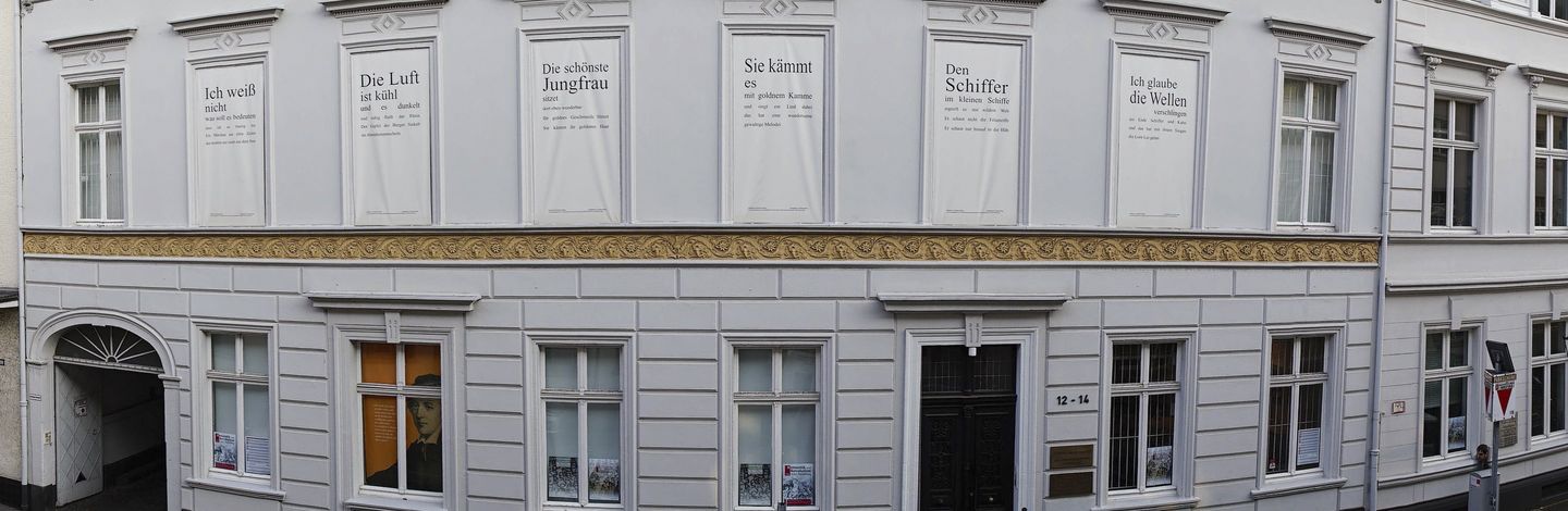 Heinrich-Heine-Institut, Front 