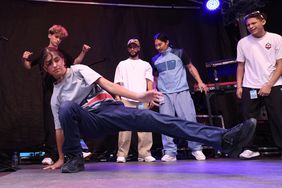 Die Break'in Kids in Aktion auf der Bühne
