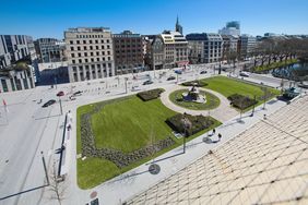 Am Corneliusplatz bringen über 11.000 blühende Pflanzen den Frühling in die Innenstadt.
