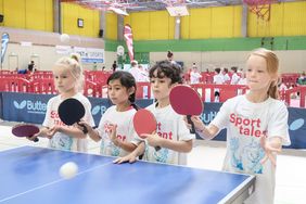Tischtennis gehörte ebenfalls zu den insgesamt elf Sportarten, die im Rahmen des Sportparcours ausprobiert werden konnten; Foto: Gstettenbauer 