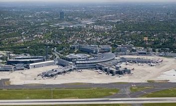 Luftaufnahme des Düsseldorfer Flughafens