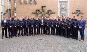 Oberbürgermeister Dr. Stephan Keller (Mitte) begrüßte gemeinsam mit den Dezernenten Dr. Michael Rauterkus (l.) und Christian Zaum (r.) einige der neuen OSD-Dienstkräfte. Foto: Landeshauptstadt Düsseldorf/Uwe Schaffmeister