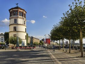 Am 1. Und 8. Mai 2022 finden Sonder-Stadtführungen "Europa in Düsseldorf" statt, Düsseldorf Tourismus GmbH. 