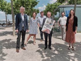 (v.l.) Kulturdezernent Hans-Georg Lohe, Barbara Til, stellvertretende Sammlungsleiterin Kunstpalast, Kunsthallen-Direktor Dr. Gregor Jansen, OB Thomas Geisel, Thorben Meier, Düsseldorf Marketing, Anne Fischer, Marketingleitung Kunstsammlung NRW