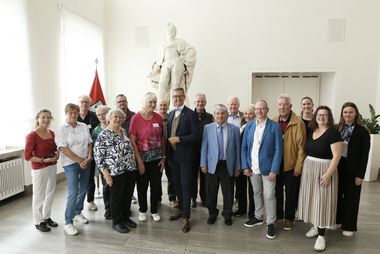 Bürgermeister Josef Hinkel (m.) empfing eine Delegation von Seniorenbeiräten aus Düsseldorfs Partnerstadt Chemnitz ist am Mittwoch, 16. September, im Rathaus. Foto: Stadt Düsseldorf/Ingo Lammert