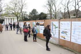 Bürgerbeteiligung zum Blaugrünen Ring: Im Hofgarten sind bis zum 27. März 45 Entwürfe renommierter Planungsbüros ausgestellt. Foto: Lammert