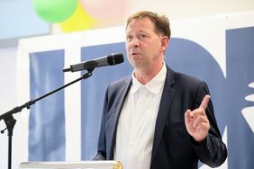 Stadtdirektor Burkhard Hintzsche sprach bei der feierlichen Einweihung ein Grußwort, © Landeshauptstadt Düsseldorf/Michael Gstettenbauer