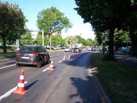Die Fahrbahn des Südrings wird zwischen dem Abzweig Münchener Straße und der Aachener Straße in Fahrtrichtung Neuss instandgesetzt. Vorbereitende Arbeiten haben bereits begonnen