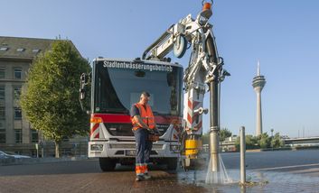 Umwelttechnolog*in bei der Arbeit