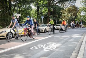 OB Thomas Geisel fuhr mit Medienvertretern Teile des neuen Radwegnetzes ab. Foto: Melanie Zanin