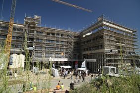 Die Realschule Benrath wird mit einer Bruttogeschossfläche von 16.925 Quadratmetern errichtet. 