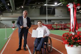 Valentin Baus (r.) ist Europameister im Einzel und Deutscher Meister im Rohlstuhltischtennis Einzel und Doppel. Foto: Ingo Lammert