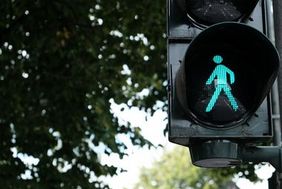 Ampel mit Grün-Symbol 'Ampelmännchen' © Amt für Verkehrsmanagement