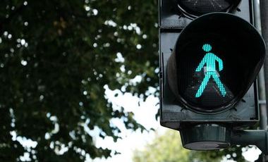 Ampel mit Grün-Symbol 'Ampelmännchen' © Amt für Verkehrsmanagement