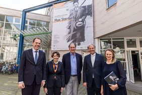 Stellten die Ausstellung vor: (v. l.) OB Dr. Stephan Keller, Sigrid Kleinbongartz, Stadtmuseum, Kurator Dr. Dieter Vorsteher, Kulturdezernent Hans-Georg Lohe, sowie Provenienzforscherin Jasmin Hartmann. Fotos: Lars Heidrich