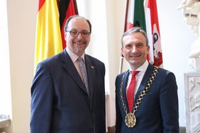OB Geisel empfängt den spanischen Generalkonsul; Foto: Zanin