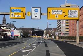 Während der Zeit der Ampelumrüstung am Wochenende 27./28. Februar war die Kreuzung Mecumstraße/Auf'm Hennekamp nur eingeschränkt befahrbar. Foto: Ingo Lammert