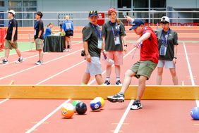 Das Amt für Soziales hat federführend ein buntes Rahmenprogramm aufgestellt. Ein zentraler Programmpunkt sind die vom Sportamt organisierten "Düsselympics" als inklusives Sportfest. Foto: Gstettenbauer