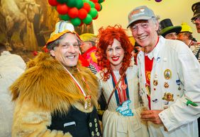 Bevor der "Zoch" kam, begrüßte Düsseldorfs Oberbürgermeister Thomas Geisel die Jecken im Rathaus. Foto: Melanie Zanin