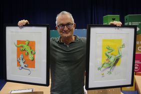 Norbert Höveler unterstützt mit jeweils einem Kunstwerk das Kimboza-Forest-Gecko-Projekt und "AmphibienARK"; Foto: David Young