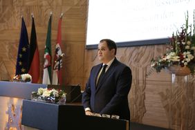 Nathanael Liminski, Minister für Bundes- und Europaangelegenheiten, Internationales sowie Medien des Landes Nordrhein-Westfalen und Chef der Staatskanzlei im Plenarsaal. Foto: Lammert