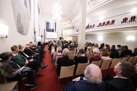 Blick in das Foyer des Opernhauses