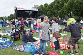 Engländerwiese im Nordpark beim musikalischen Picknick anlässlich des 200. Geburtstages des Musikvereins zu Düsseldorf