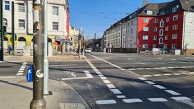 Im Rahmen der Maßnahme wurden noch fehlenden Radverkehrsanlagen zwischen Suitbertusplatz und Am Steinberg angelegt
