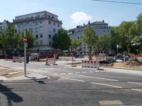 Für die Erneuerung der Fahrbahndecke wird die Merowingerstraße voll gesperrt und die Brunnenstraße abgebunden. Foto: Amt für Verkehrsmanagement