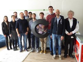 Projekt-Team bei Kick-Off-Meeting zu digitalem Sensor-Projekt im IOX-Lab (Medienhafen)