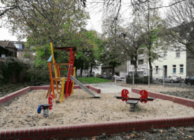 Der Kinderspielplatz Paulsmühlenstraße wurde durch den Ausbildungsbetrieb des Gartenamtes modernisiert. Foto: Gartenamt
