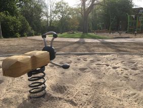 Als Oberthema zieht sich das Motiv der Ameise durch die gesamte Gestaltung. Foto: Gartenamt