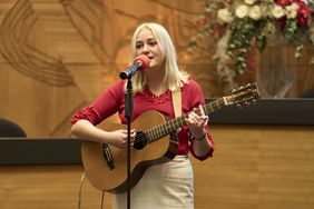 Förderpreisverleihung 2024 im Düsseldorfer Rathaus: Für das musikalische Begleitprogramm sorgte Florence Besch, Förderpreisträgerin für Musik aus dem Vorjahr