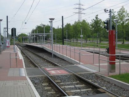 Hochbahnsteige am Südpark