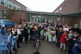 Die Schüler der Hulda Pankok Gesamtschule freuen sich auf den Petit Départ. Foto: Ingo Lammert